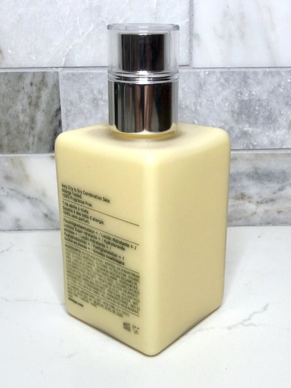 Clinique Dramatically Different Moisturizing Lotion+ - Jumbo Size - Picture 2 of 3